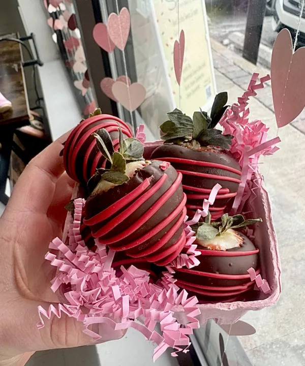 1/2 Dozen Chocolate Covered Strawberry Carton